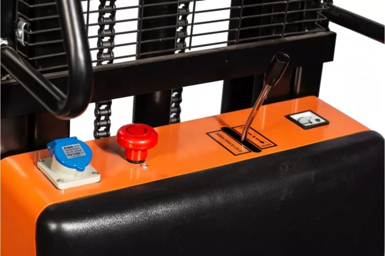 Штабелер электрический самоходный 1,2 т - 3 м Вилы: 1150 , Гелевая АКБ, CL1230J SIBLINE купить в Ярославле Штабелер электрический самоходный 1,2 т - 3 м Вилы: 1150 , Гелевая АКБ, CL1230J SIBLINE купить в Ярославле