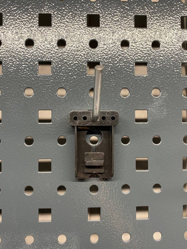 Крючок наклонный 50 мм купить в Ярославле Крючок наклонный 50 мм купить в Ярославле