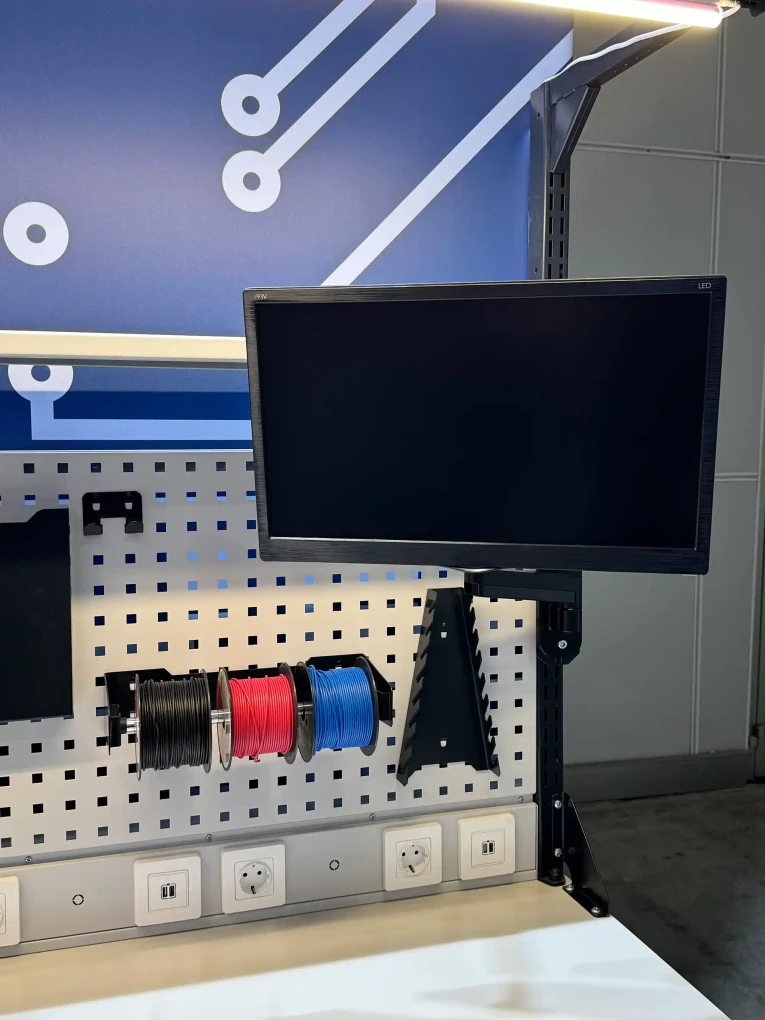 Кронштейн для монитора DBL купить в Ярославле Кронштейн для монитора DBL купить в Ярославле