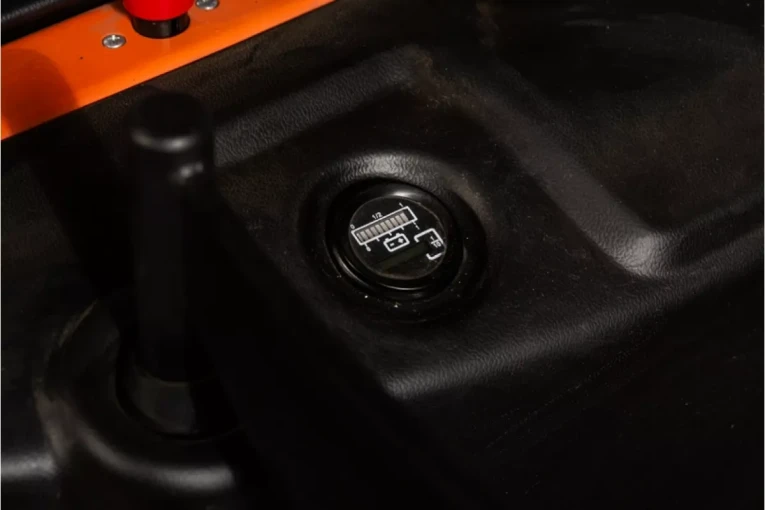 Штабелер электрический самоходный с платформой 2 т - 4,5 м Вилы: 1150 , АКБ Свинцово - кислотная, CL2045W SIBLINE купить в Ярославле