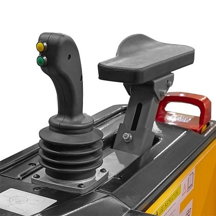 Штабелер самоходный с кабиной CDD15C (1500 кг; 6,5 м; li-ion 25,6В / 300Ач, PV, EPS) SMARTLIFT (SMART) купить в Ярославле